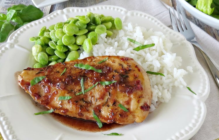 Raspberry Balsamic Glazed Chicken with Bonne Maman Preserves #Recipe