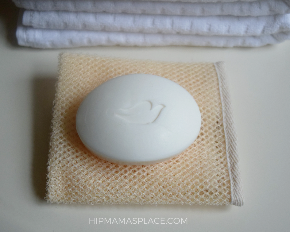 Let’s play “Two Truths and Lie” and I’ll also share with you why we love @Dove Beauty Bar! Dove Beauty Bar gently but effectively cleanses and is cleaner rinsing than soap, providing soft, smooth skin.