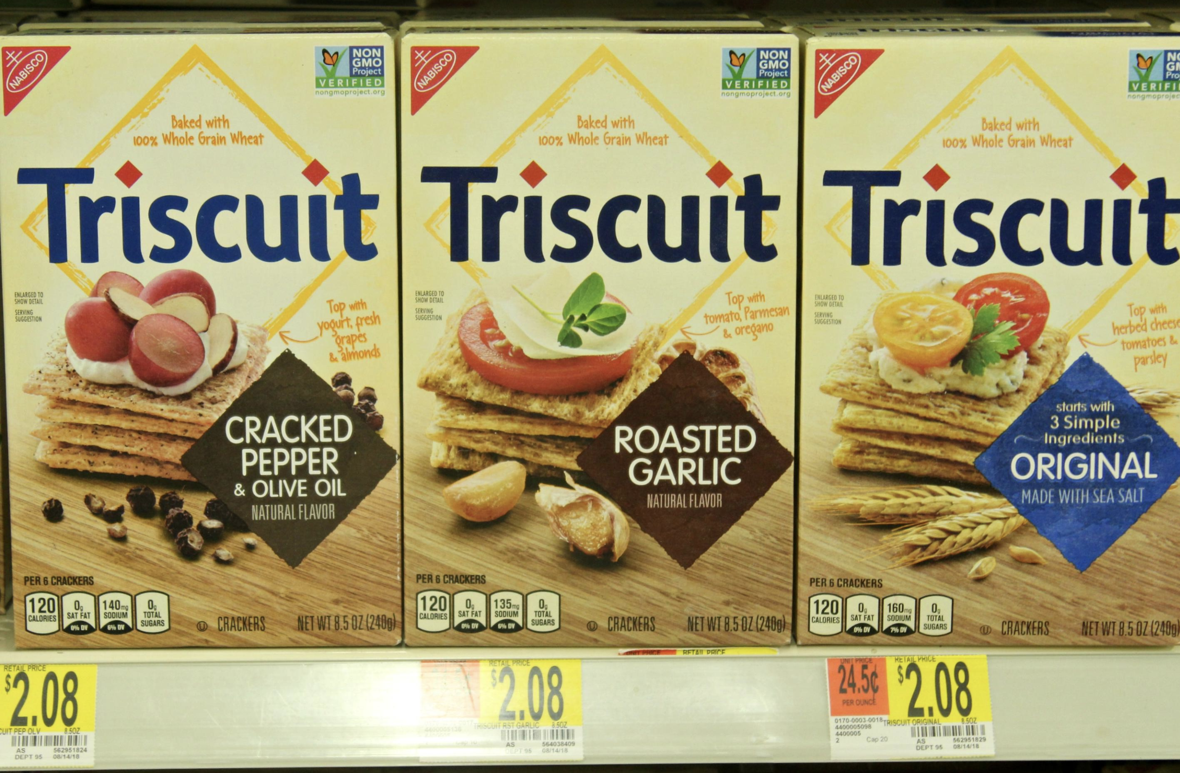 I love that Triscuit is baked with 100% Whole Grain Wheat and is now NON GMO. Pick up Triscuit at Walmart! #HolidaysWithTriscuit #IC #AD