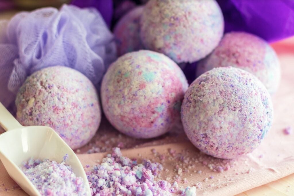 Unicorn Bath Bombs DIY