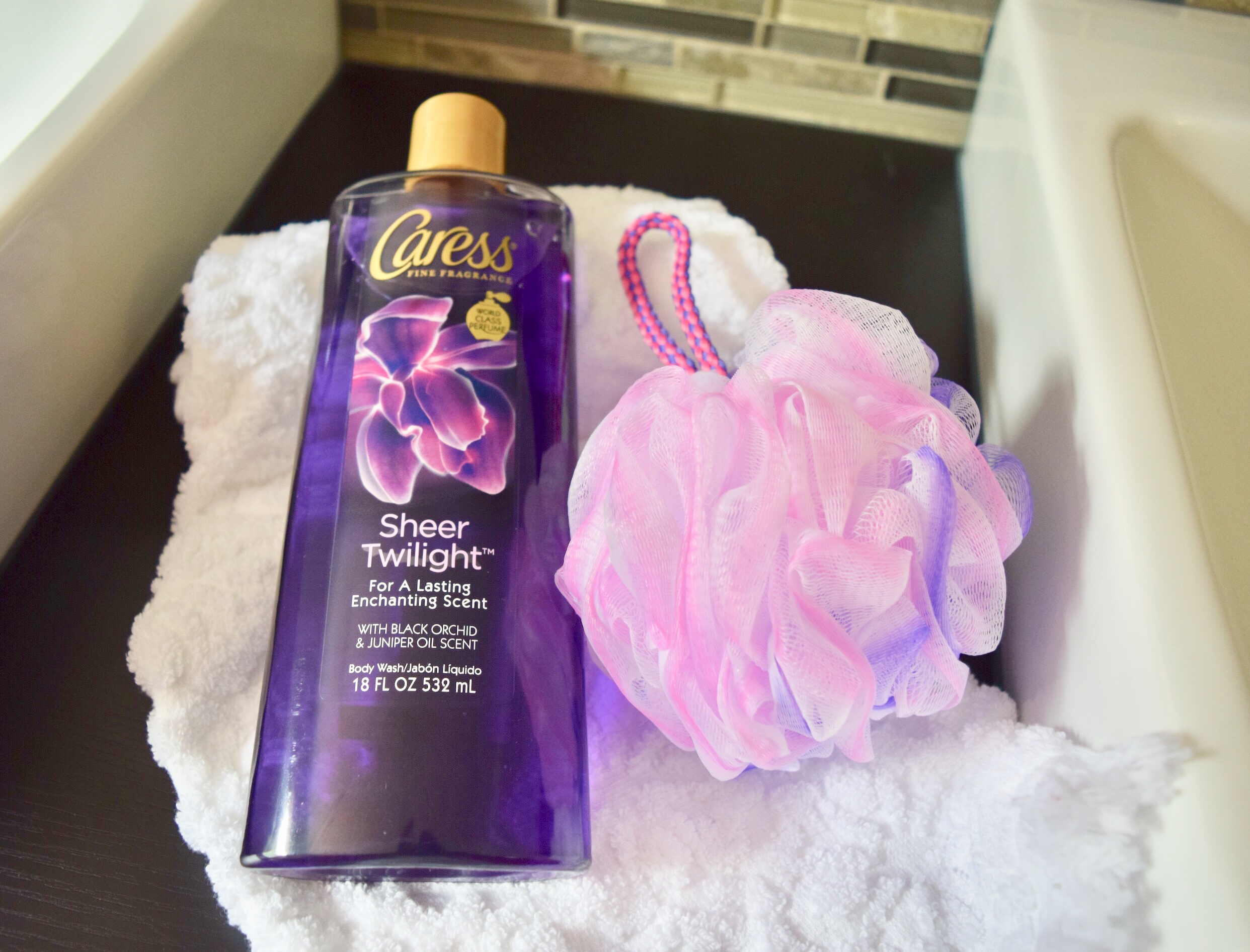 Don't have enough time for a bubble bath? Then, take a longer than normal shower instead and lather up with an amazing body wash like  Caress® Sheer Twilight™. #FDNewBeauty #ad #sponsored