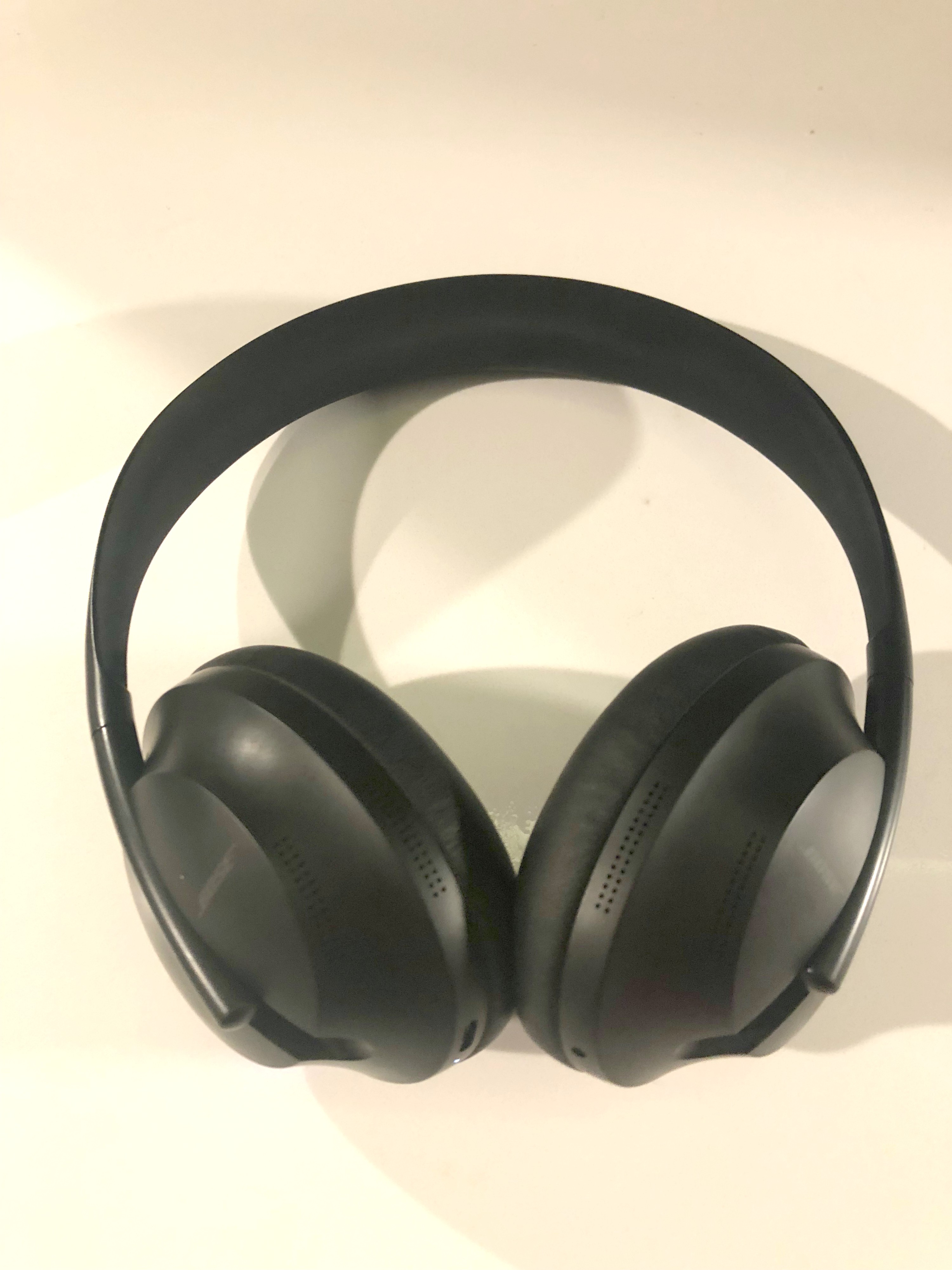 Love a Great Wireless Music Experience? Look into Bose Noise Cancelling Headphones 700