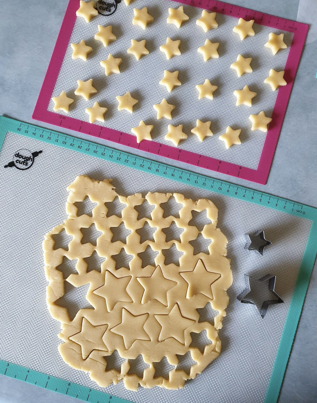 Star cookies with DoughCuts 