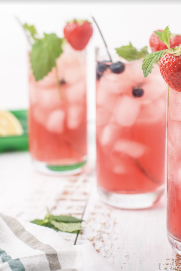 Ginger Mint Berry Iced Tea