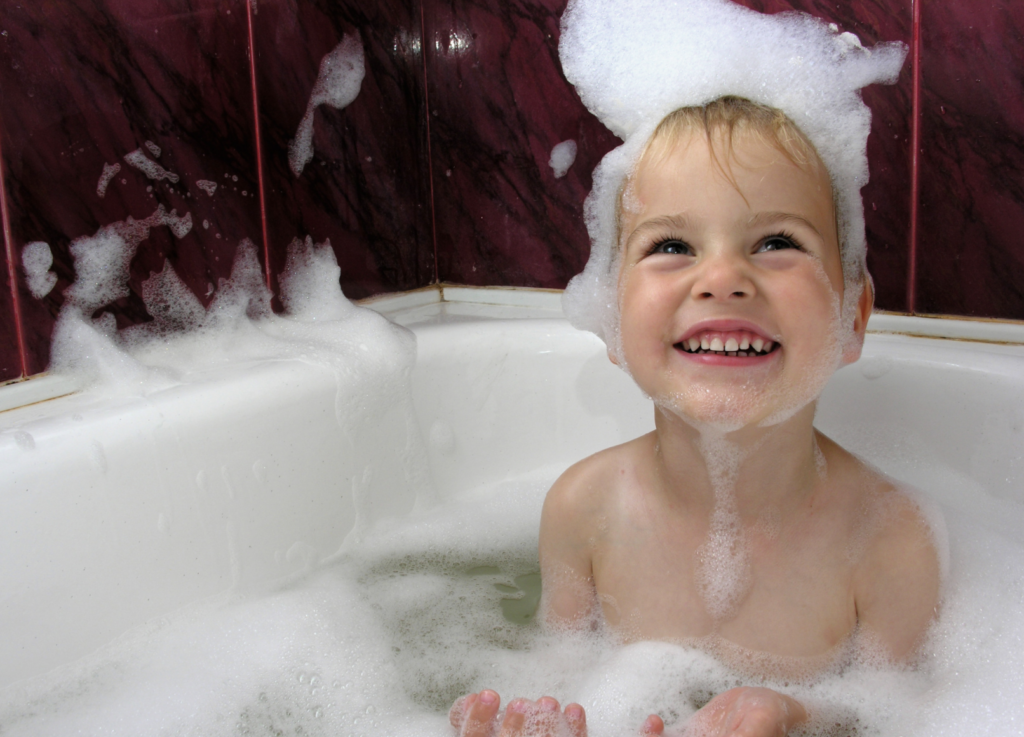 15 Ways to Get Chatting With Your Toddler at Bath Time