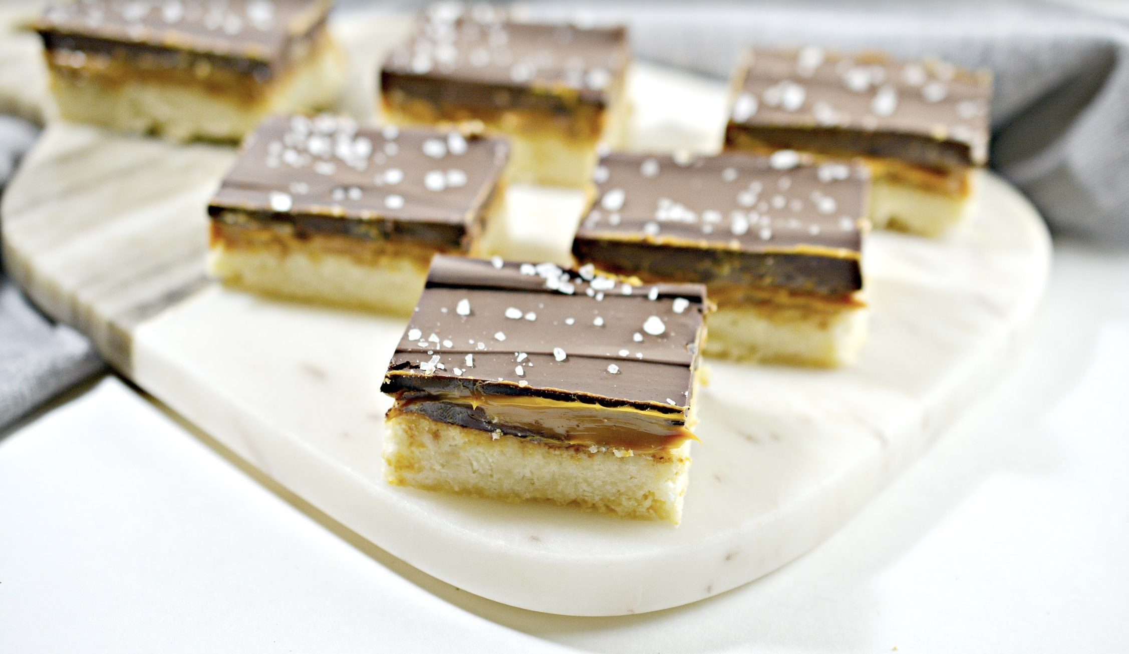 If you love chocolate and caramel, you’ll love this easy Caramel Slice recipe made with AMERICAN HERITAGE Finely Grated Baking Chocolate! #ad #baking #familybaking #bakingguide @Chochistory 