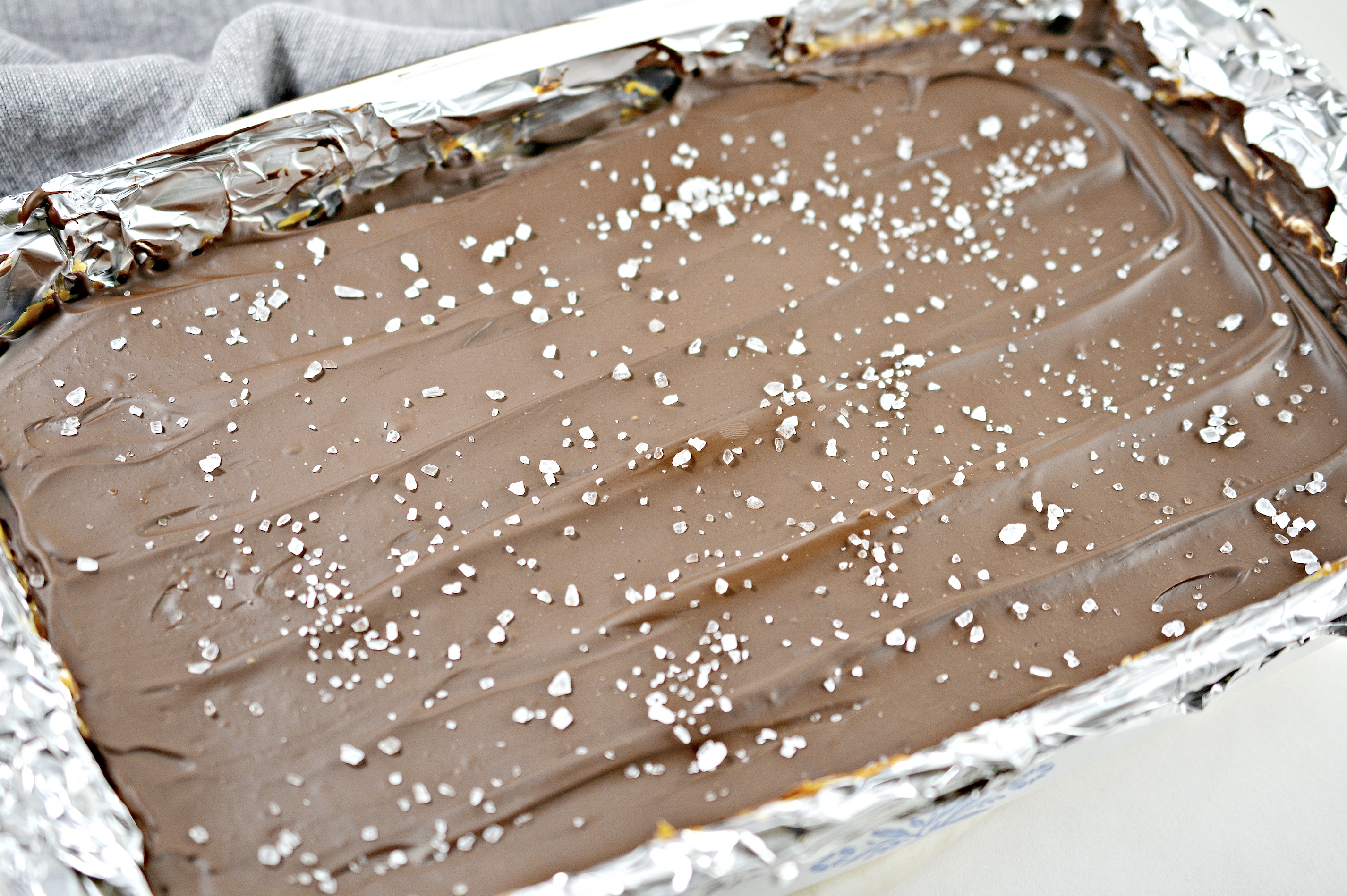 If you love chocolate and caramel, you’ll love this easy Caramel Slice recipe made with AMERICAN HERITAGE Finely Grated Baking Chocolate! #ad #baking #familybaking #bakingguide @Chochistory