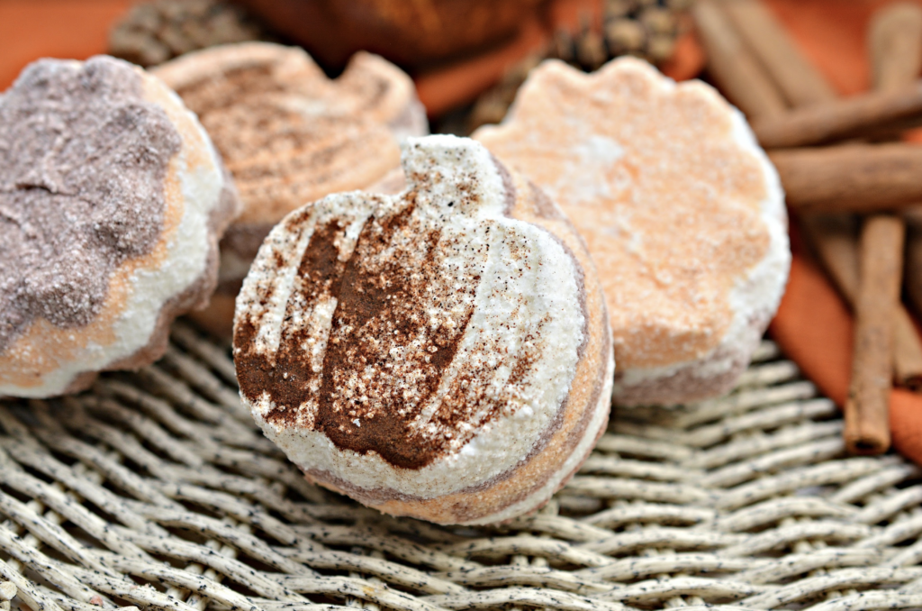 Pumpkin Spice Fall Bath Bombs DIY