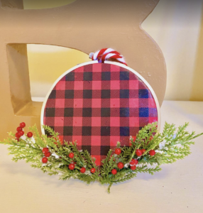 DIY Embroidery Hoop Paper Ornament