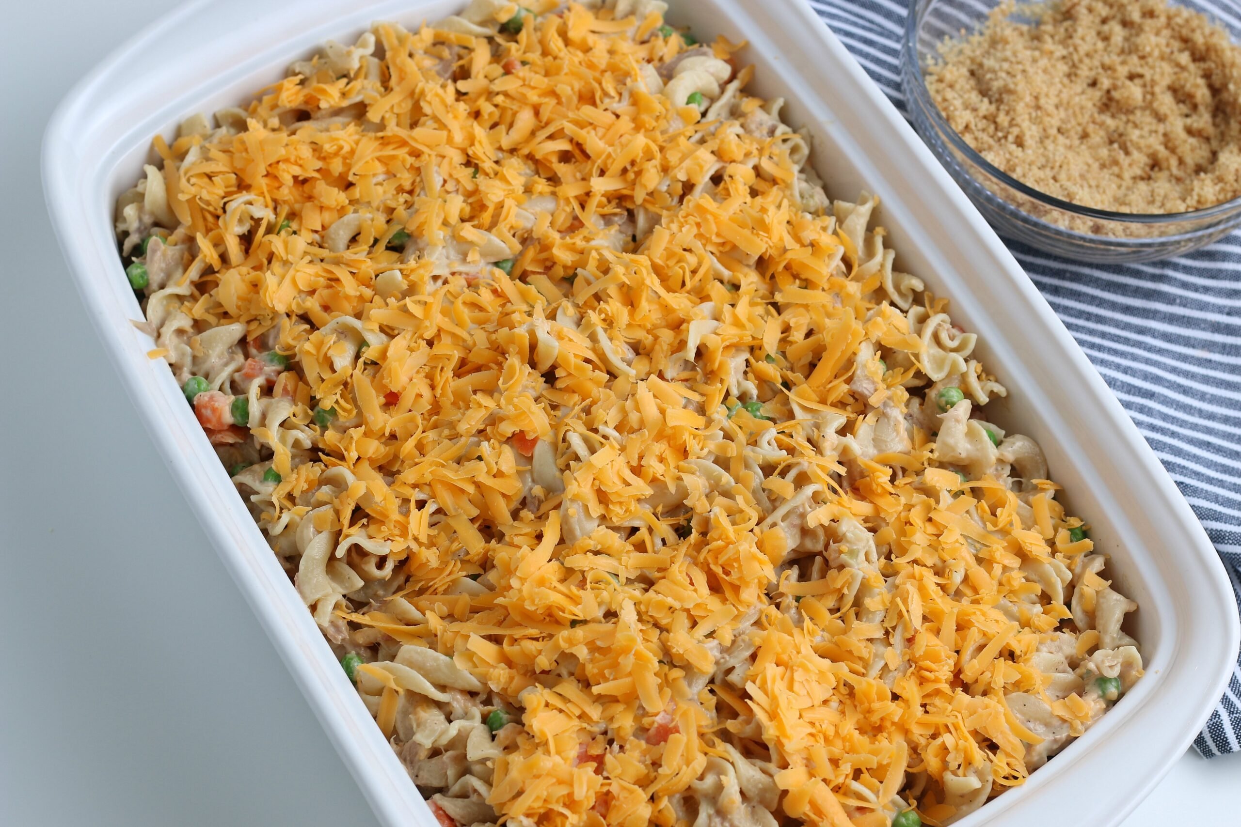 cheesy tuna noodle casserole