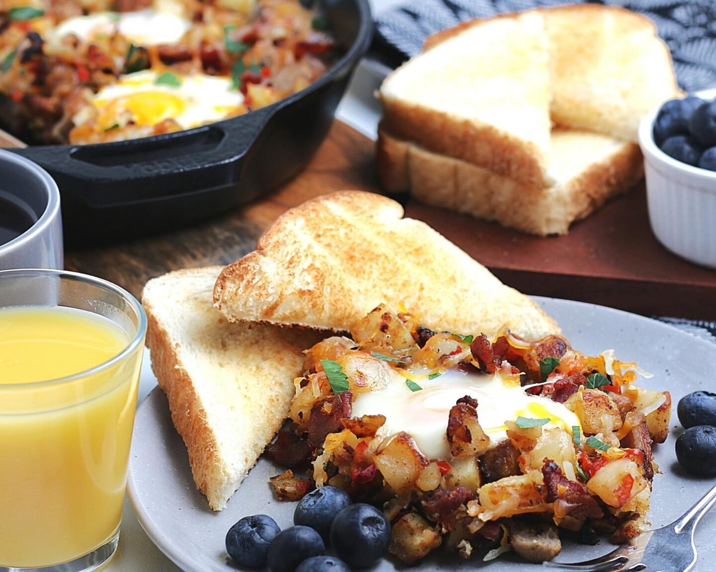 Easy Breakfast Skillet Recipe {Cooks in 20 Minutes!}