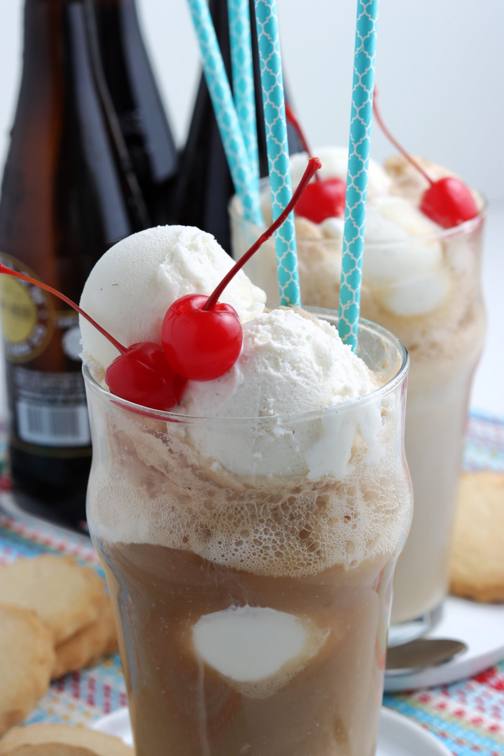 root beer and vanilla float ice cream