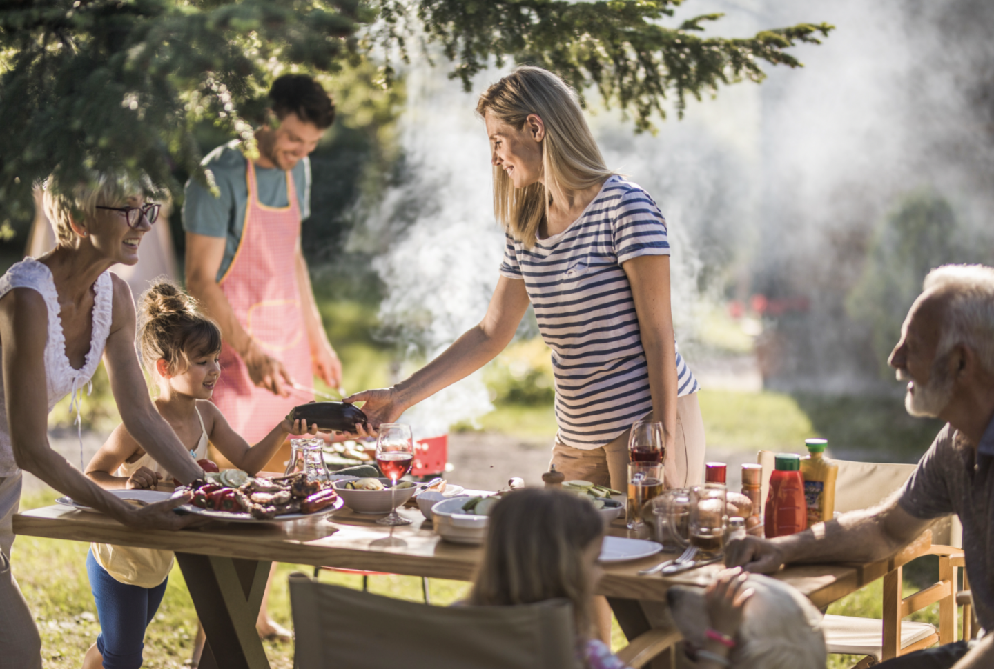 7 Easy Ideas for a Casual Backyard Barbecue 