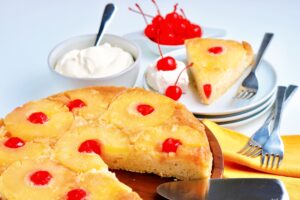 Easy Pineapple Upside-Down Cake Recipe