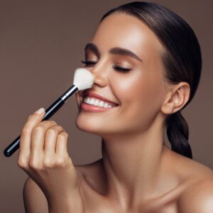 Festive Glam: Must-Try Makeup Techniques for the Holiday Season