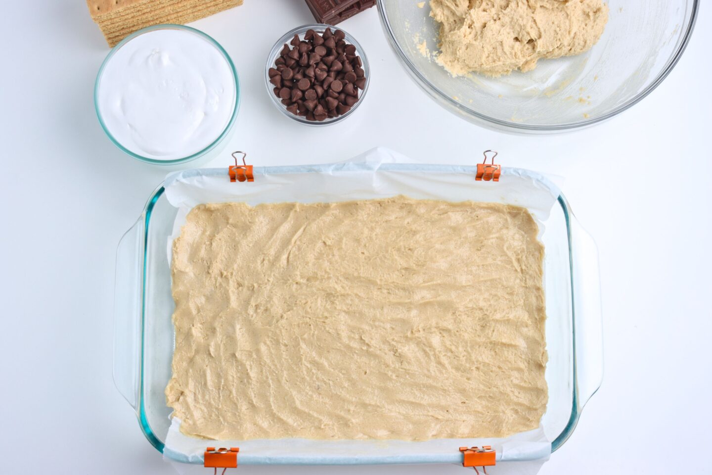 s'mores cookie bar layers