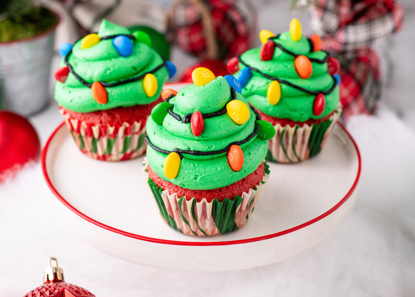Easy Christmas Tree Cupcakes
