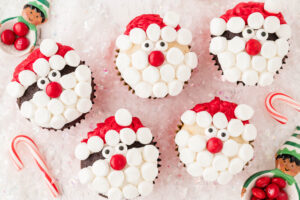 Santa Cupcakes {Easy and Fun for the Holidays!}