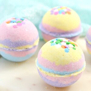 Easy Homemade Spring Bath Bombs