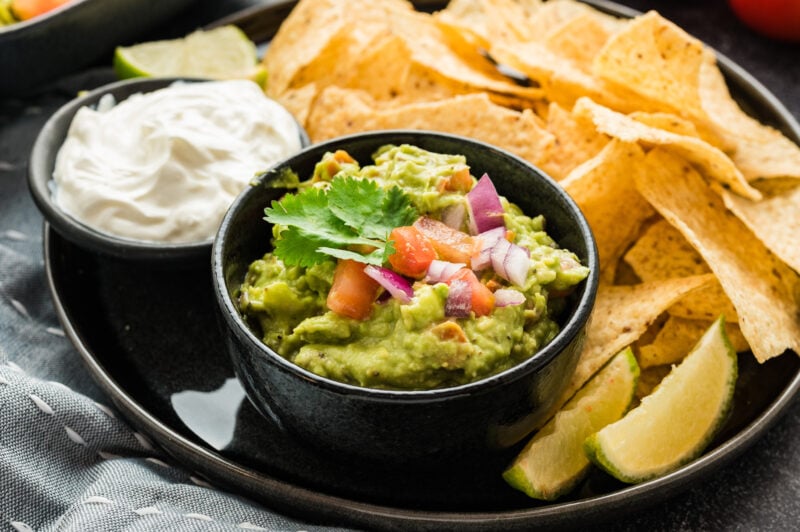 The Best Guacamole Recipe (Easy, Fresh, and Flavorful!)