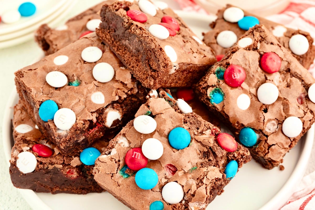 Easy 4th of July M&M Brownies {Patriotic & Moist!}