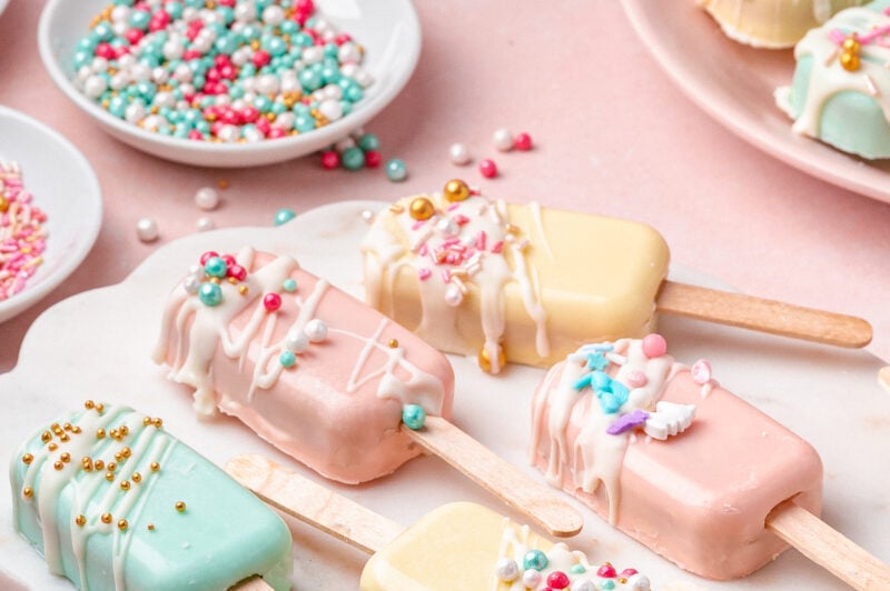 The Prettiest Pastel Cakesicles Ever {Step-by-Step Recipe You’ll Love!}