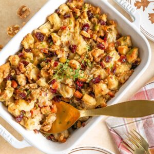 The Best Thanksgiving Dressing Recipe (Easy, Classic & Full of Fresh Herbs)