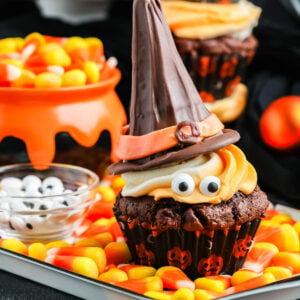 Halloween Cupcakes with Edible Witch Hats